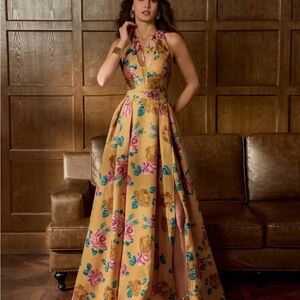 Chic Floral Halter Maxi Dress